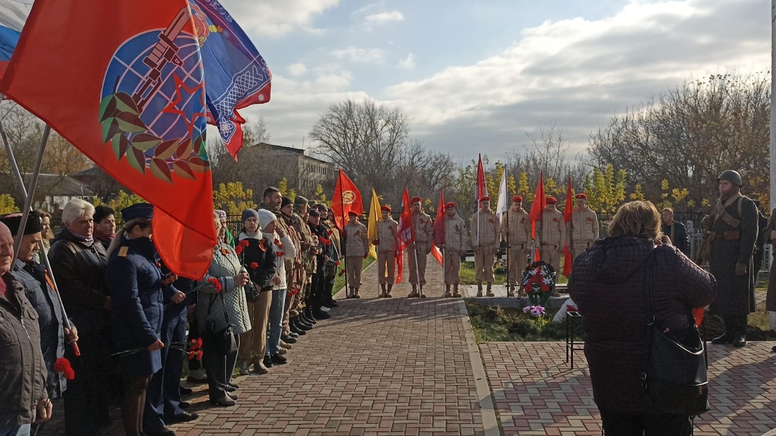 Митинг на &amp;quot;Братском кладбище&amp;quot;.